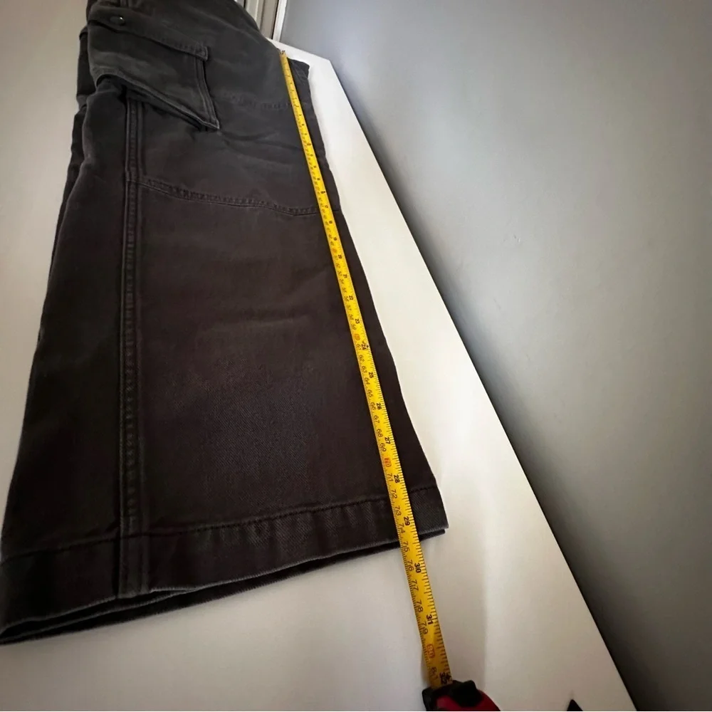 TNA Aritzia Cargo Pants Grey Pockets Carpenter Straight Leg Size 6 EUC - Picture 11 of 11